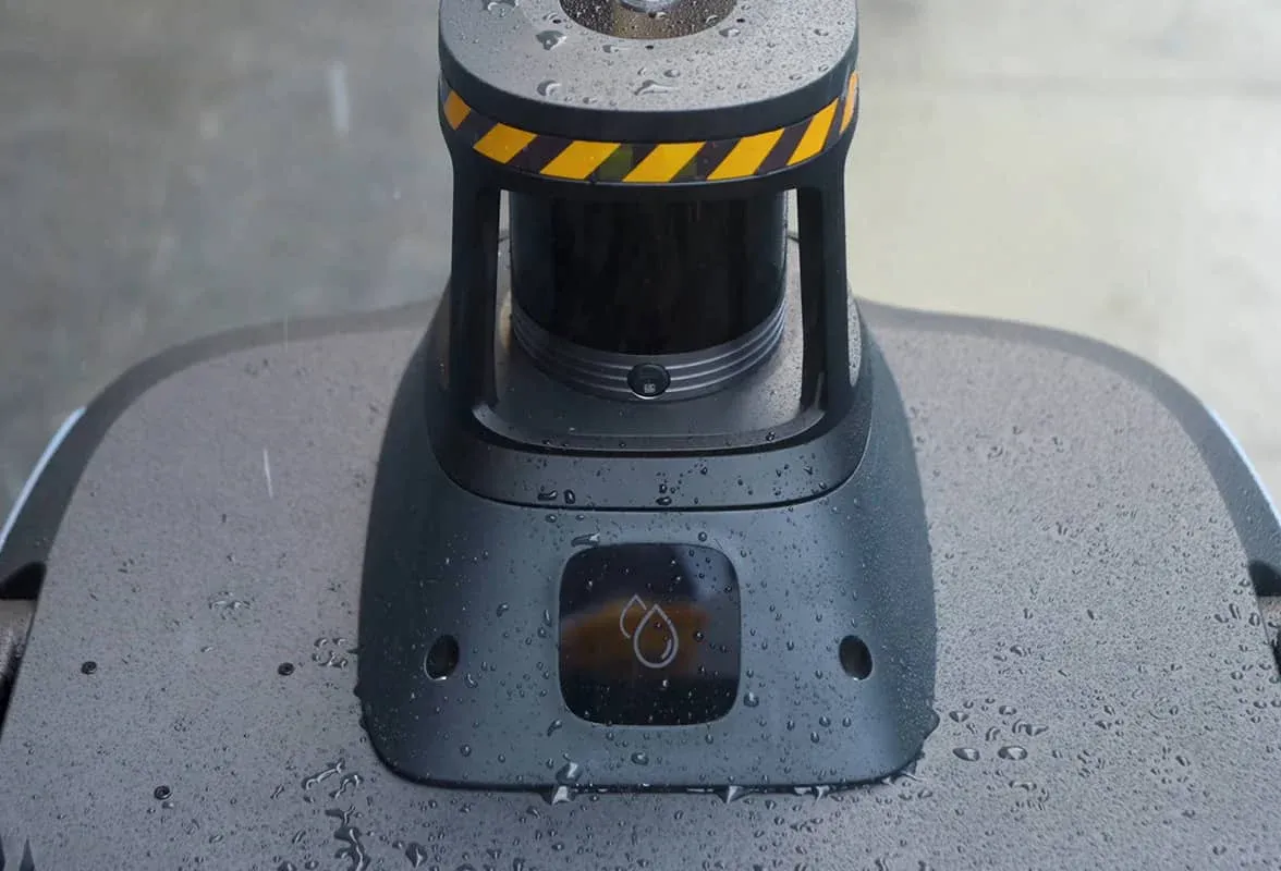 Étanchéité IP54 et capteur de pluie